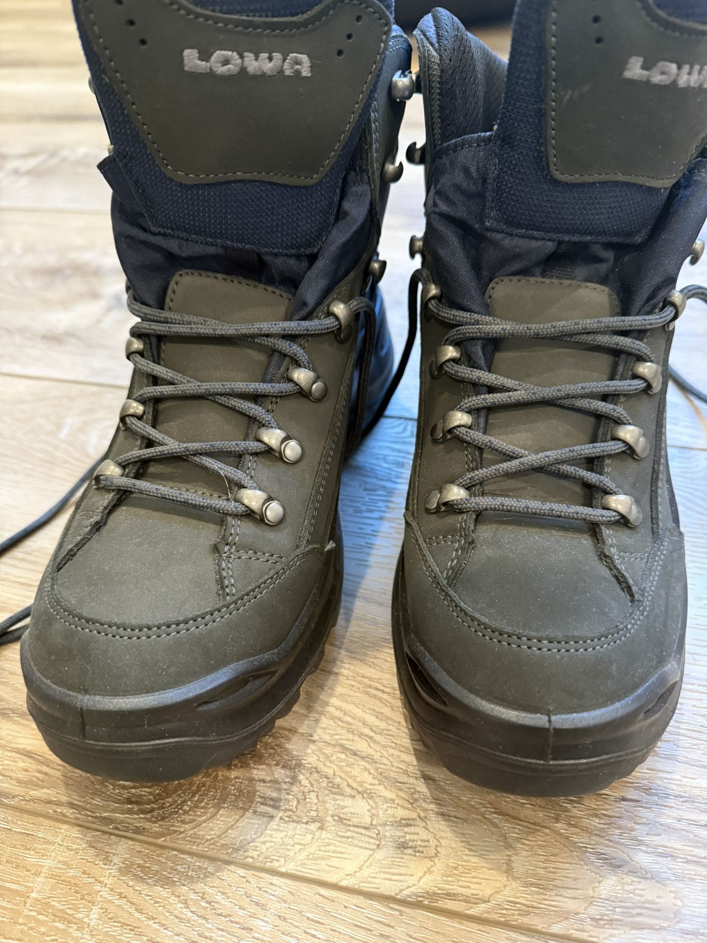 Lowa Renegade Boot - Size 9 New