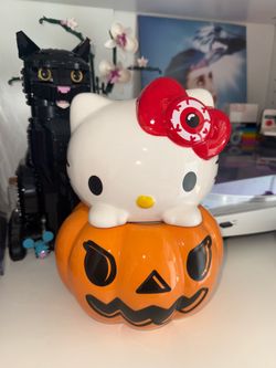 Hello kitty cookie jar