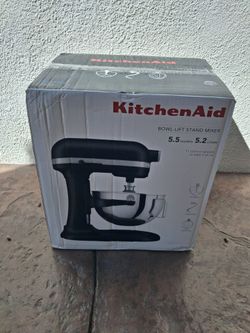 Kitchen aid 5.5 qt new