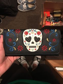 Skeleton wallet