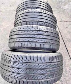 235/45/18 Hankook Selling a set of 4 tires in excellent condition š«”