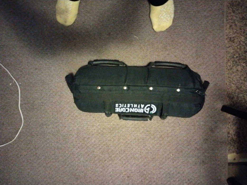 ironcore athletics sand workout/wreck bag with  two sand bags 