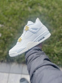 Jordan 4 ‘ Gold Metallic’
