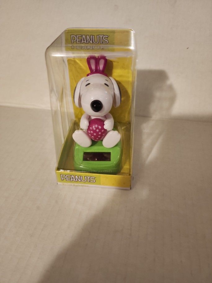 Easter Snoopy Solar Bobblehead - Pink
