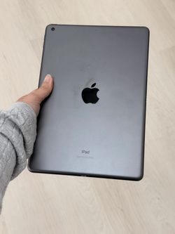 iPad 8th Gen 10.2" (WiFi) 128GB Fair Space Gray Used - New Battery
