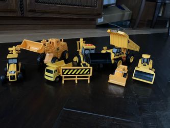 CAT Caterpillars/ Hotwheels Caterpillars