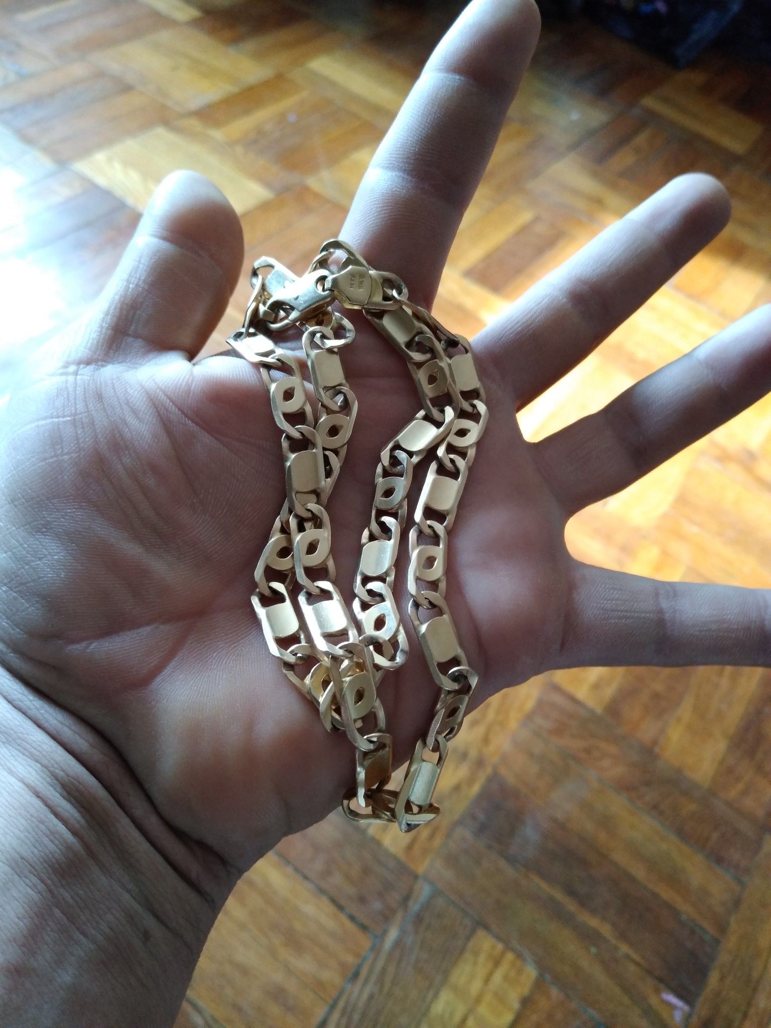 Tengo una cadena do oro italiano 14 k