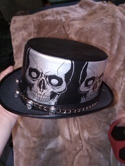 Skulls Hat