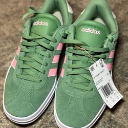 Adidas Sneakers