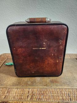 Vintage portable bar