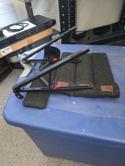 Laptop stands