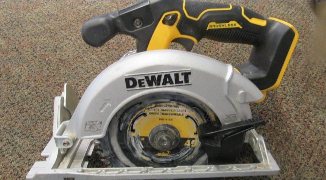 Dewalt 20 volt brushless circular saw.6-1/2