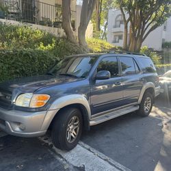 2004 Toyota Sequoia Sr5