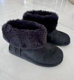 Girls Black Fur Boots - size 12