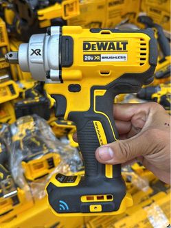 DEWALT 20V XR Brushless 1/2" Impact Wrench DCF896H