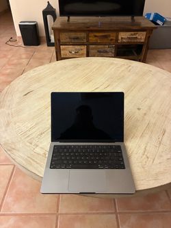 MacBook Pro 14” M2 Pro 16GB / 512 SSD - Space Gray