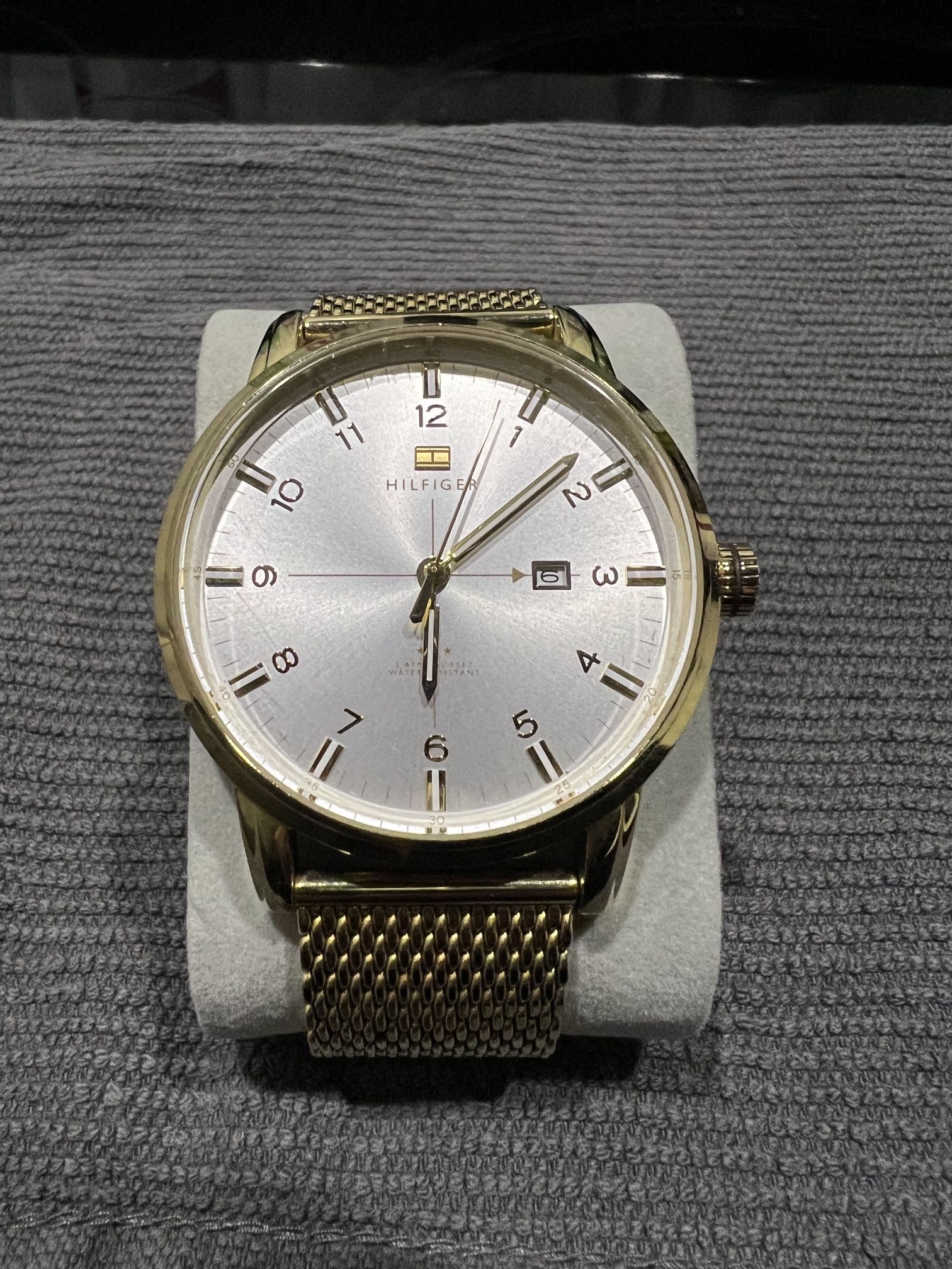 Tommy Hilfiger Gold/Silver Men’s Watch With Mesh Band 