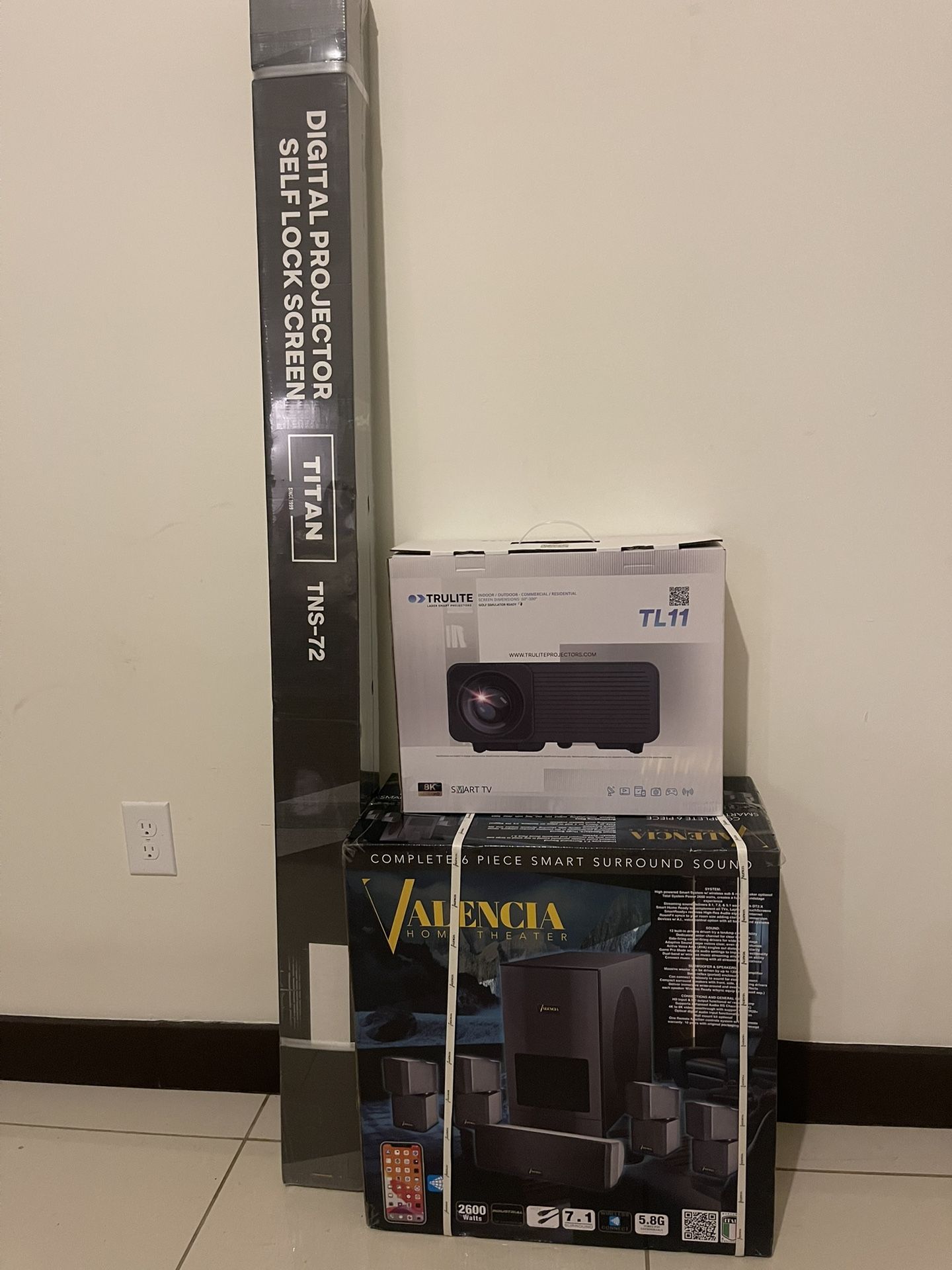 Brand new  Smart Surround sound System And projector