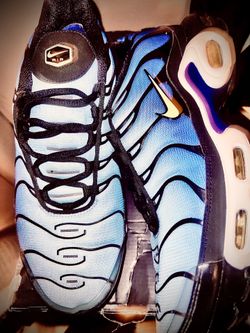🔥HYPER BLUE NIKE AIRMAX PLUS 🔥 size 12