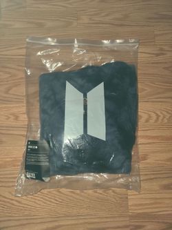 Bts ON HOODIE LARGE