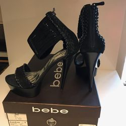 BEBE SUEDE AND LEATHER HIGH HEEL SIZE 9