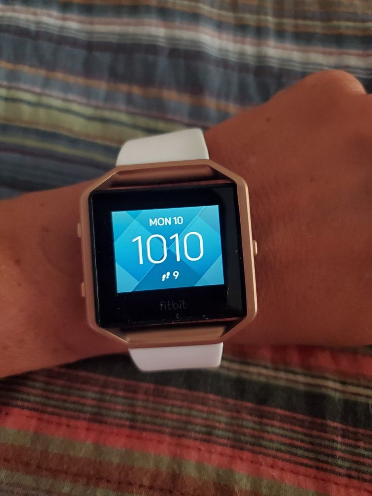 Fitbit Blaze comes with everything you need New Condition