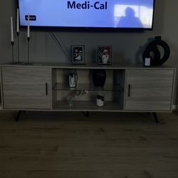 TV stand 