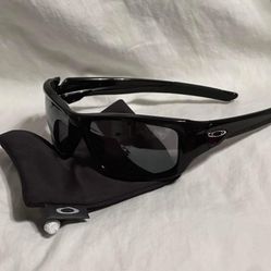 Oakley Valve 