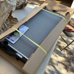 2005-2006 BMW 3 series Radiator 