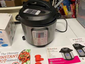 6 Qt Instant Pot with Extras!!!!