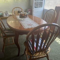 Wood Dining Table Whit 4 Chairs 