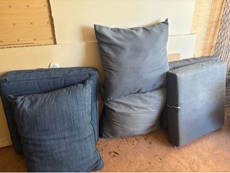 Free seat cusions for outdoor furniture