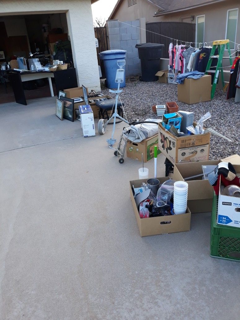 Household, Kitchen, Pillows, Corner Desk,etc. Make An Offer