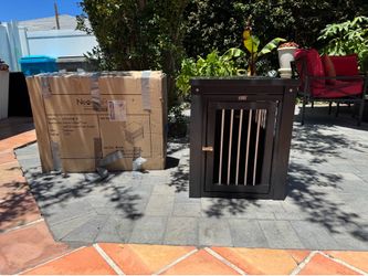 Brand new pet crate / end table