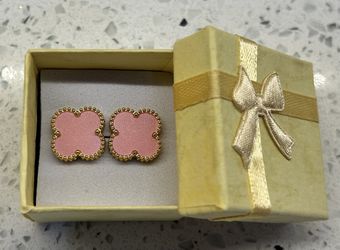 Minimalist Womens Earrings With Gift Box