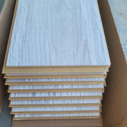QuickStep Studio + Spill Repel Vailmont Chestnut 6.14-in W x 47.24-in L Embossed Wood Plank Laminate Flooring QuickStep Studio + Spill Repel Vailmont Chestnut 6.14-in W x 47.24-in L Embossed Wood Plank Laminate Flooring