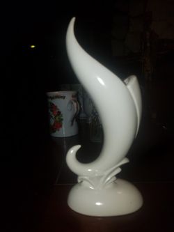 White Vase Feels like soft Feanciscan ,but it's not marked. old.