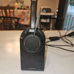 Plantronics Voyager wireless headset & communication hub