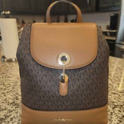 New Michael Kors Purse 