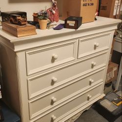 White Dresser Set With Matching Mirror 