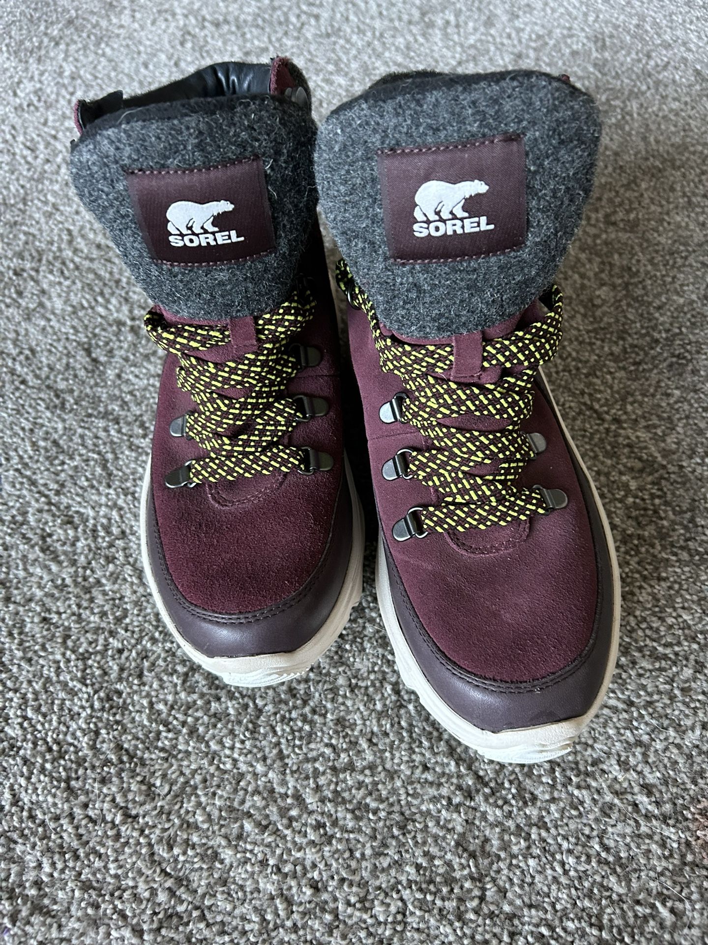 Women’s 8.5 Sorel Snow Boots 