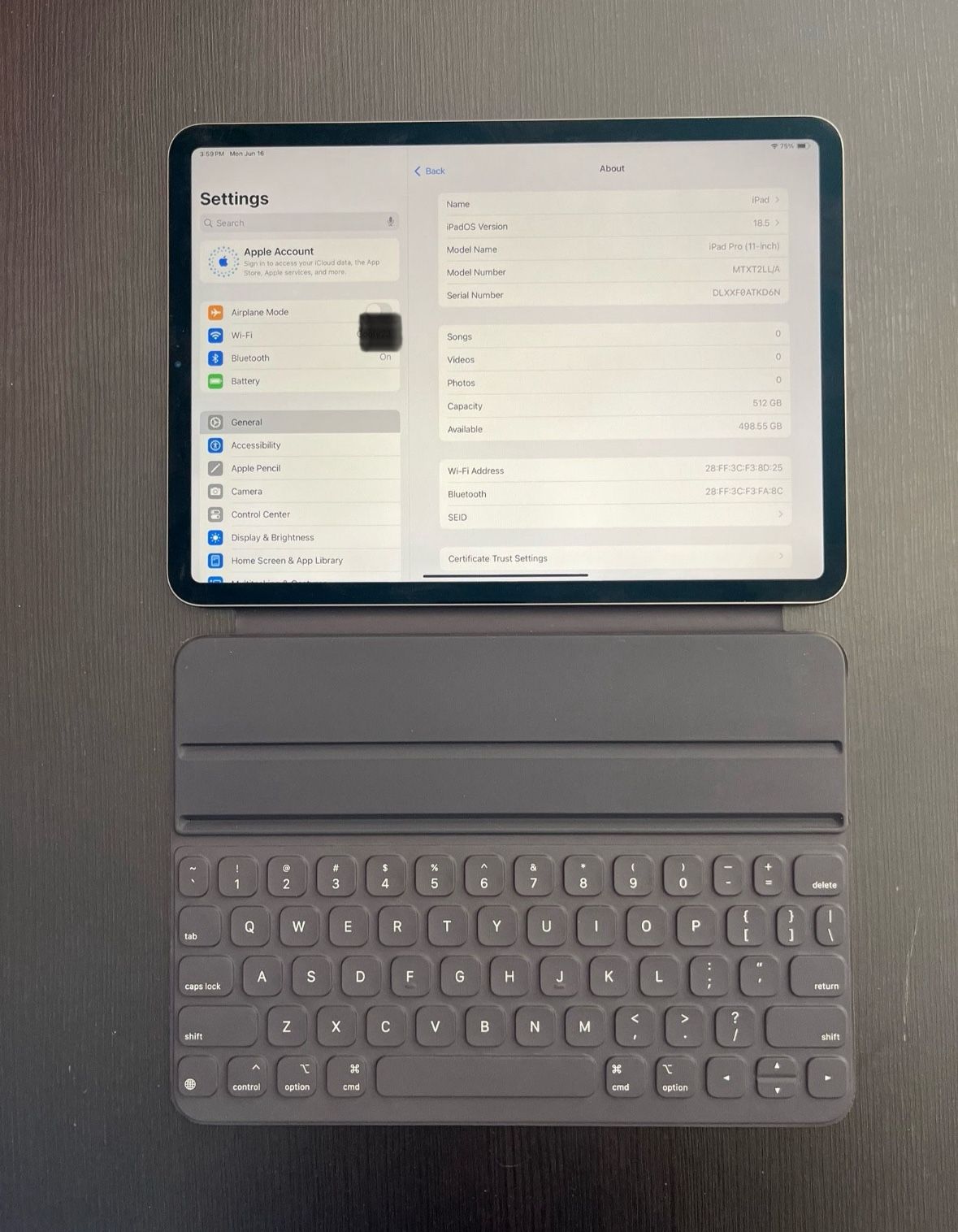APPLE IPAD PRO 11” (FIRST GENERATION) COMES WITH KEYBOARD
