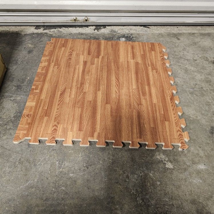 100 Sq Ft Of Play/gym Flooring Squares
