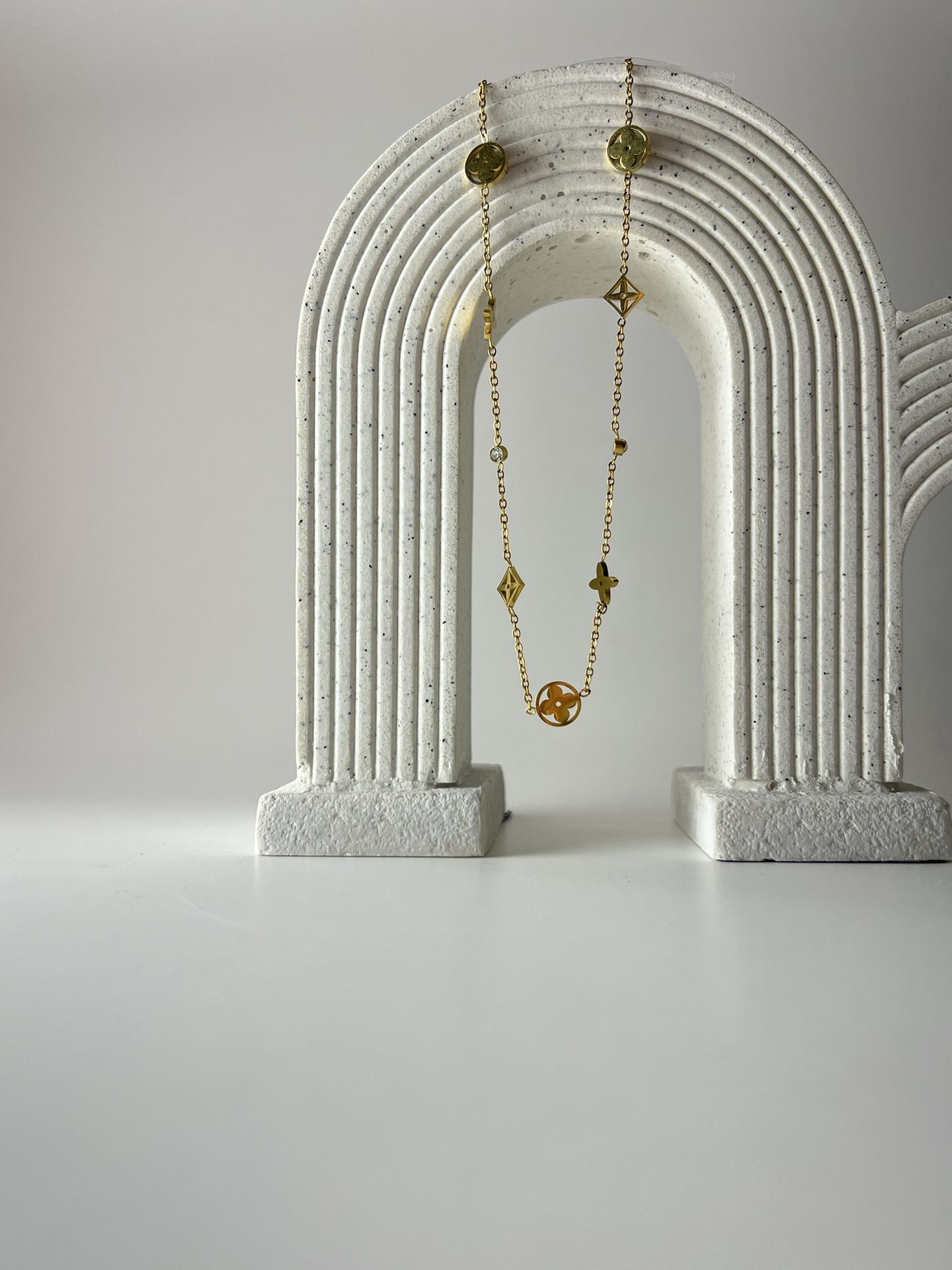 Four leaf style short flowers necklace for women 18k plated stainless steel