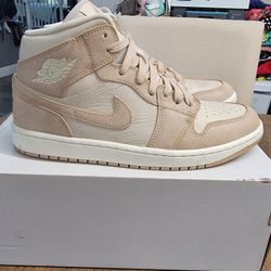 Air Jordan 1 Mid SE 