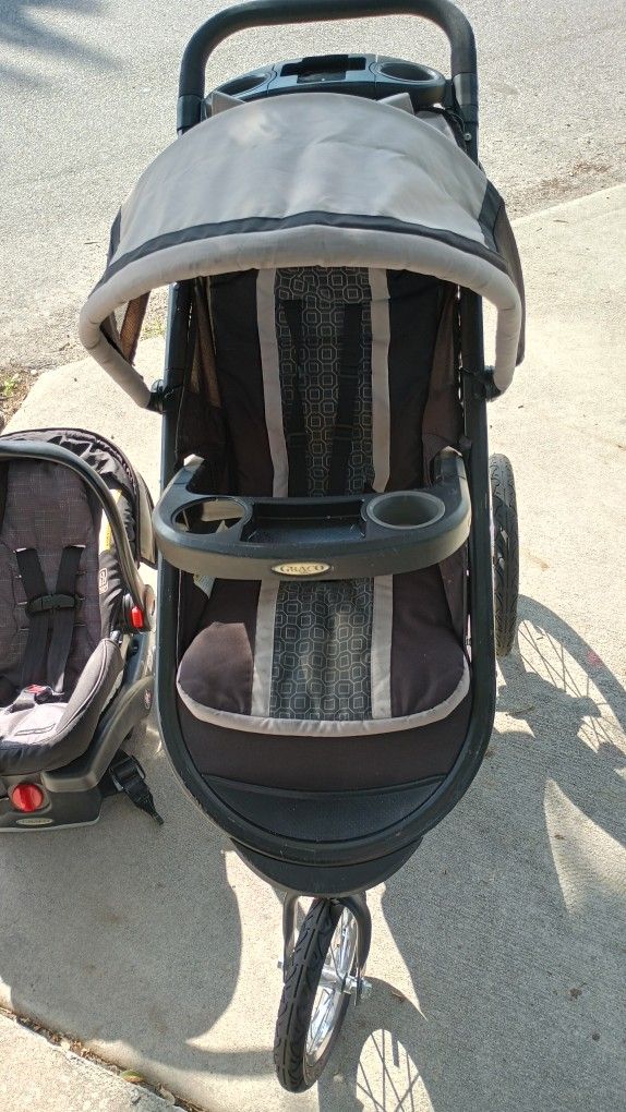 Graco Car Seat And Jogger Stroller Set