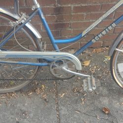 Vintage Ladies 5 Speed Schwinn Bike 