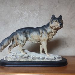 Wolf Statue 