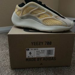 Yeezy 700