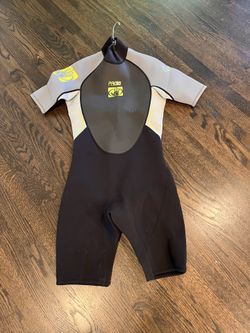 Body Glove Pro3 Men's Shorty Springsuit wetsuit.